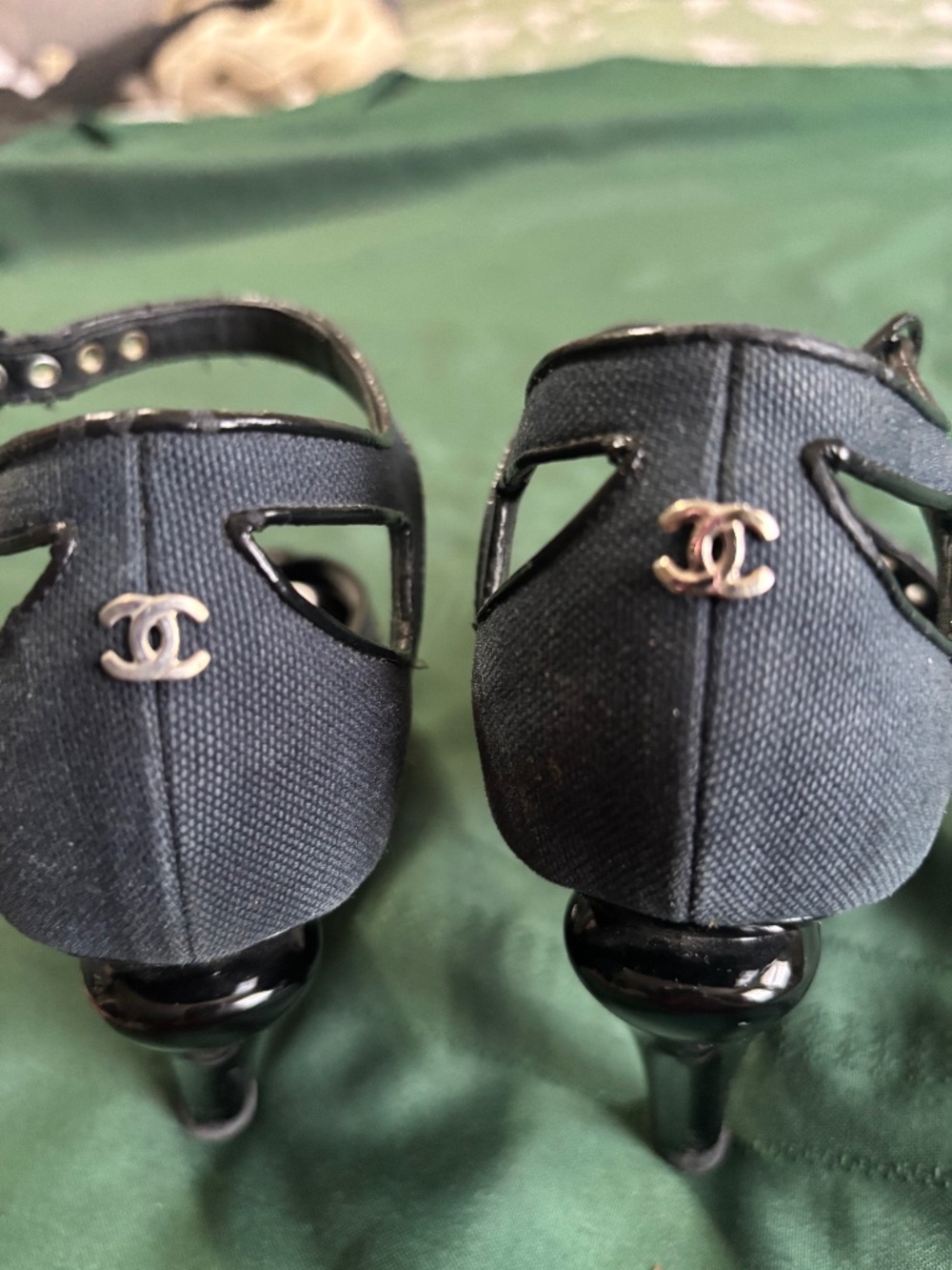 Chanel black n blue shoe size 38 (used